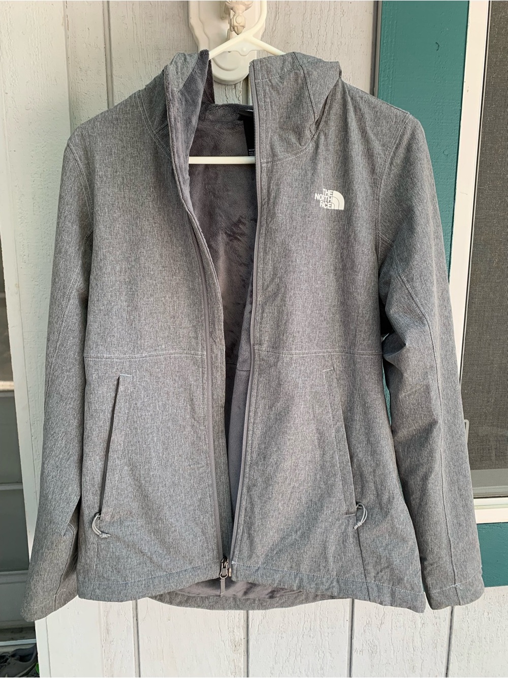 The North Face Women’s Shelbe Raschel Windwall Hooded Softshell Jacket